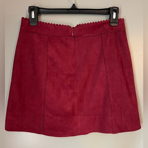 NWT Suede Maroon Skirt from Francesca’s - size (M) - Picture 3 of 5